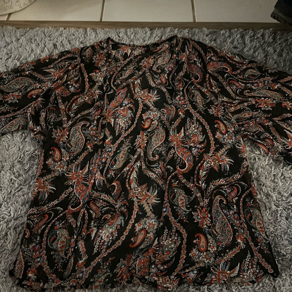 Women’s XXI sheer short sleeve kimono, size medium